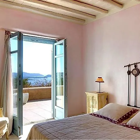 Sleeps 12 Pool Villa